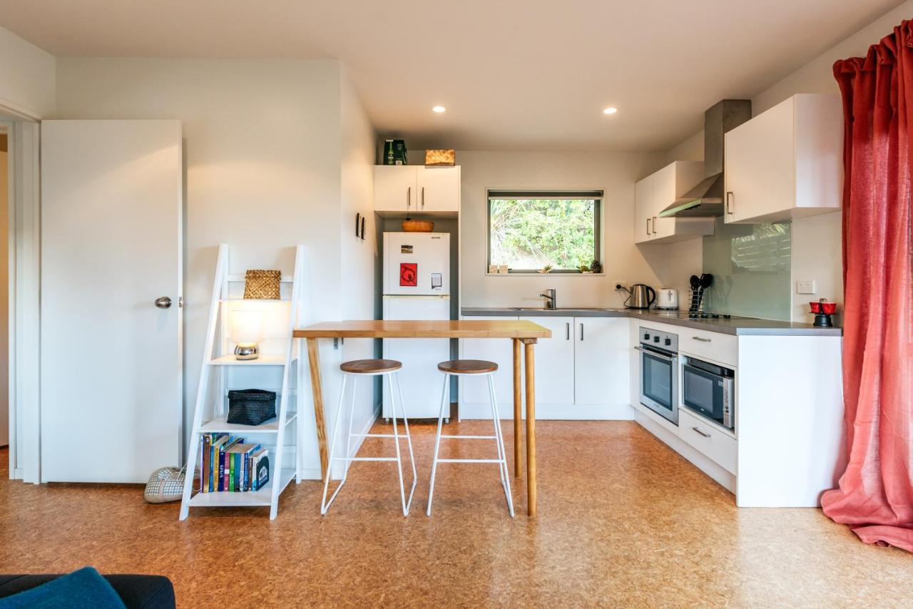 Treetop Retreat - Onetangi Holiday Home Bagian luar foto