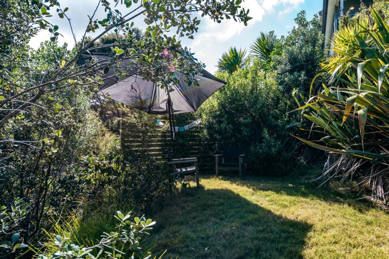 Treetop Retreat - Onetangi Holiday Home Bagian luar foto