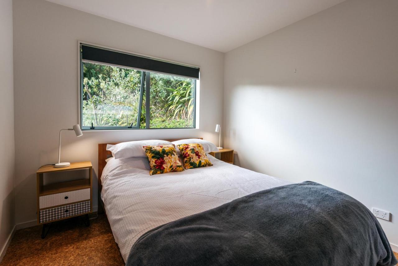 Treetop Retreat - Onetangi Holiday Home Bagian luar foto