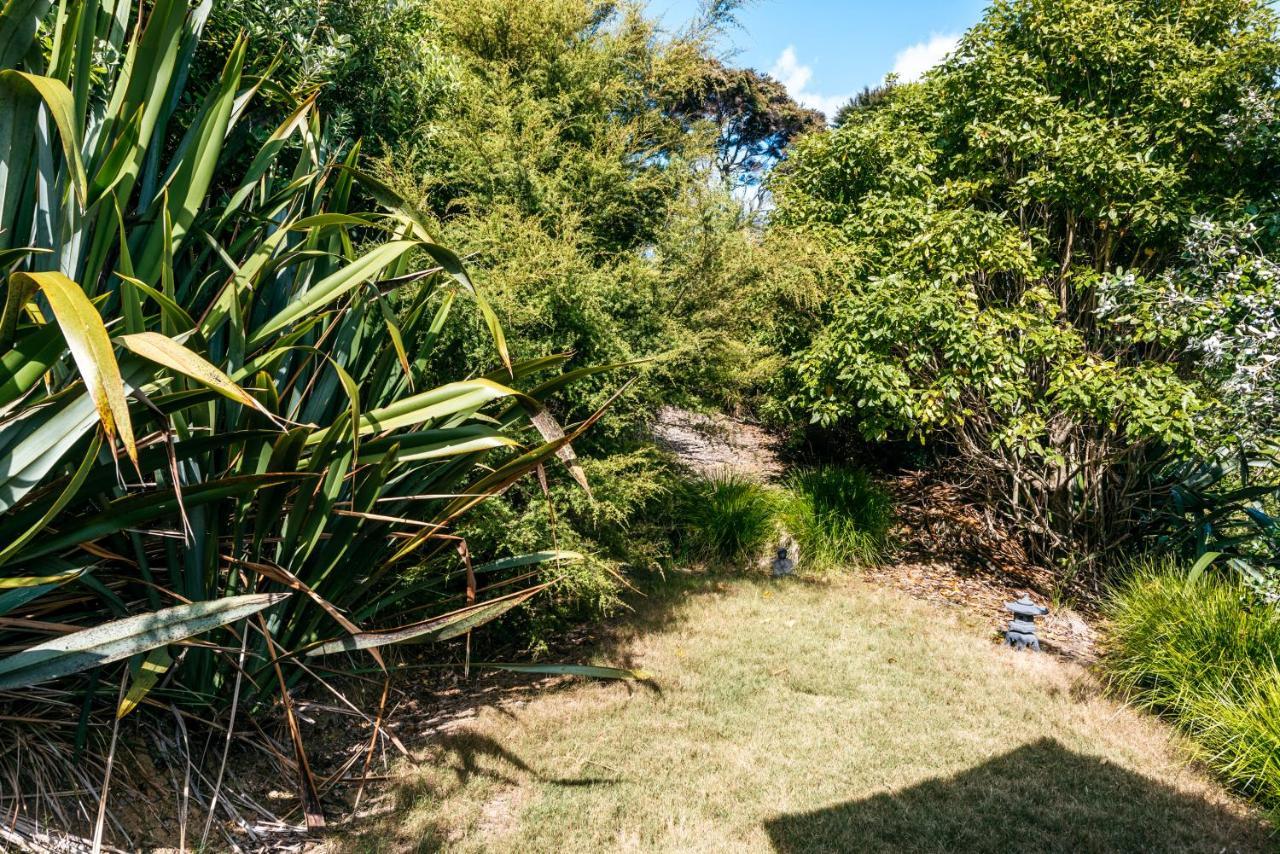 Treetop Retreat - Onetangi Holiday Home Bagian luar foto